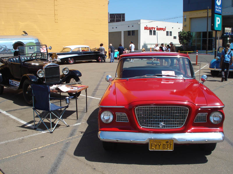 DSC00653 Studebaker Lark and 1927 Ford