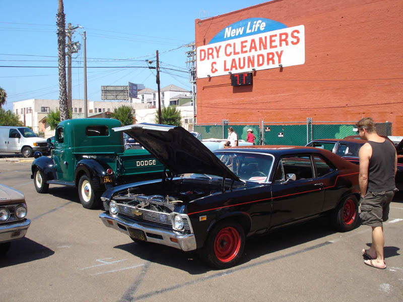 DSC00656 Nova and Dodge truck